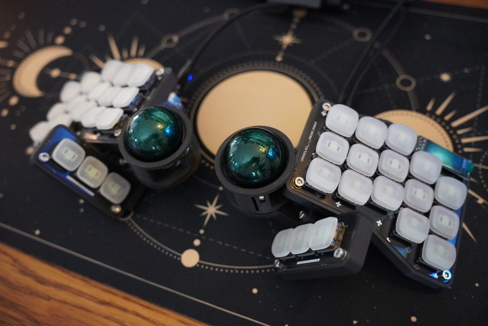 Crosses/Bridges Ergonomic Keyboard - Dual Trackball - Wireless Kit